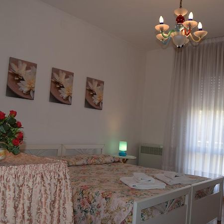 Casa Vacanza E Per Lavoro Elena E Carla Spinea Extérieur photo
