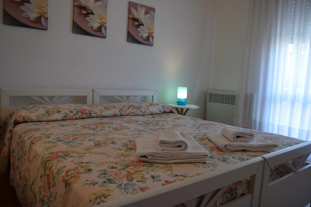 Casa Vacanza E Per Lavoro Elena E Carla Spinea Extérieur photo