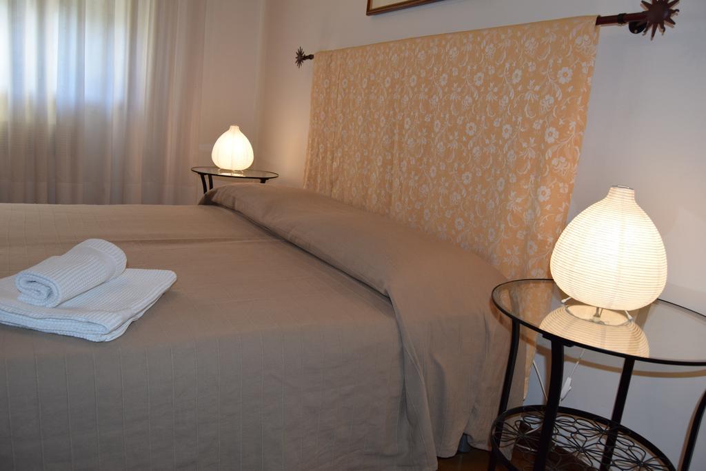 Casa Vacanza E Per Lavoro Elena E Carla Spinea Extérieur photo