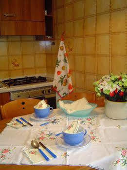 Casa Vacanza E Per Lavoro Elena E Carla Spinea Extérieur photo