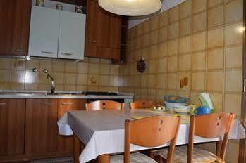Casa Vacanza E Per Lavoro Elena E Carla Spinea Extérieur photo